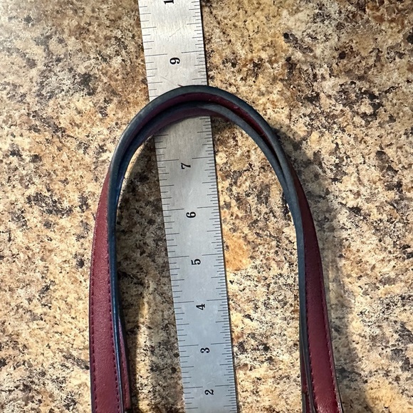 COPY - Unbranded Double Handle Shoulder Bag Black Cream Tan Polyurethane - Picture 9 of 14